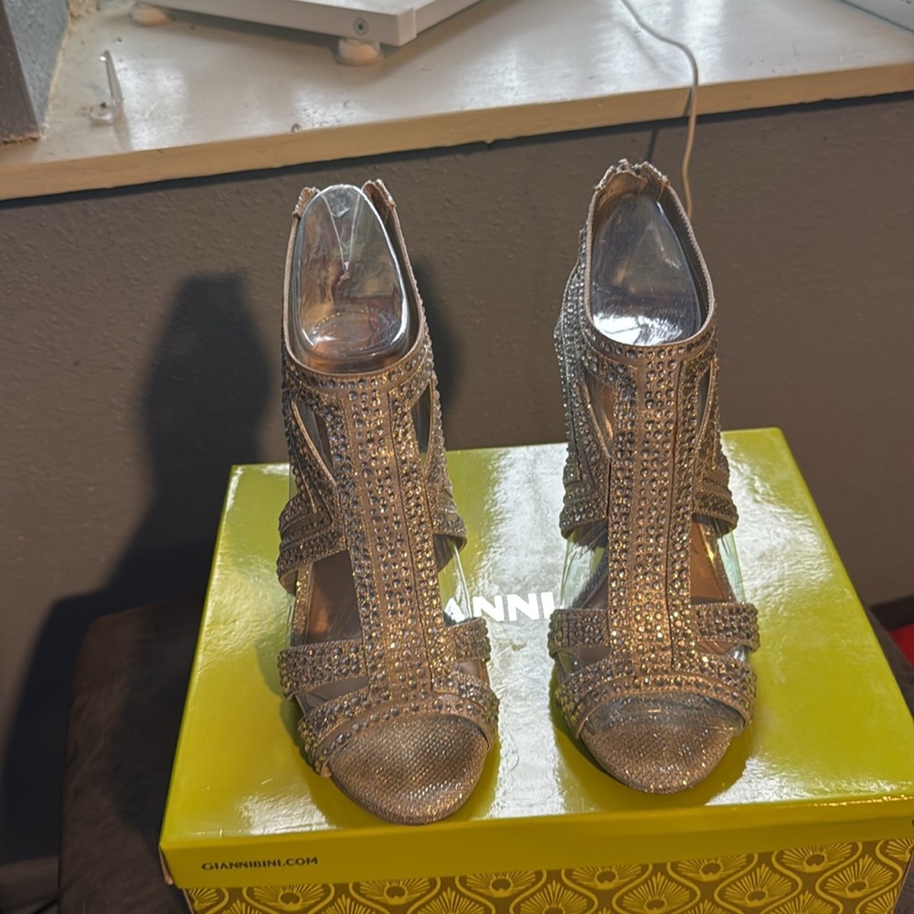 Gianni Bini Sianna Heels